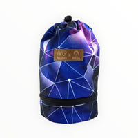 Ein blauer Leckerlibeuel mit weissen Linien