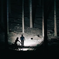 Magicshine RN 3000 – 3000 Lumen Scheinwerfer mit Powerbank & blendfreiem Licht